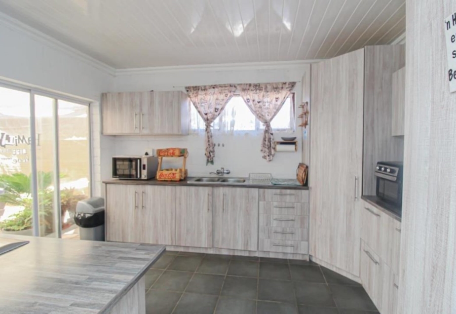 5 Bedroom Property for Sale in Britannia Reef Estate Western Cape